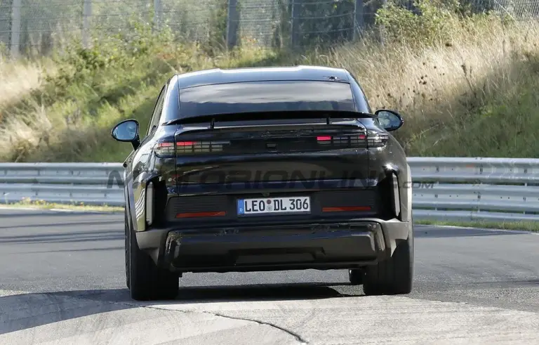 Porsche Cayenne Coupe Turbo GT 2027 - Foto spia 11-09-2025 - 8