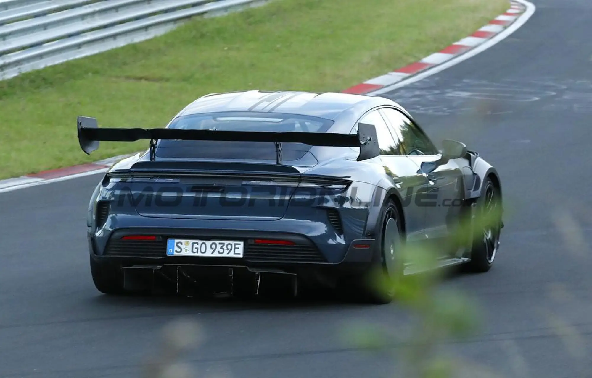 Porsche Taycan Turbo GT4 RS - Foto spia 12-09-2025 - 9