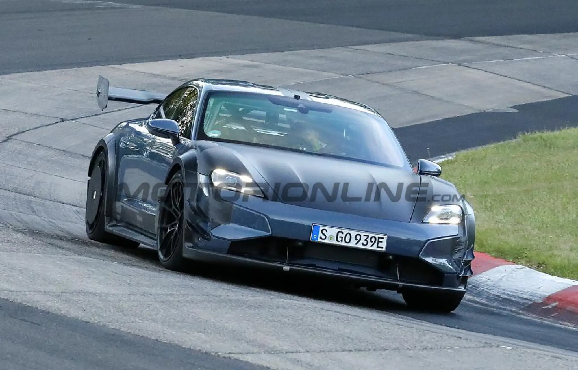 Porsche Taycan Turbo GT4 RS - Foto spia 12-09-2025 - 2