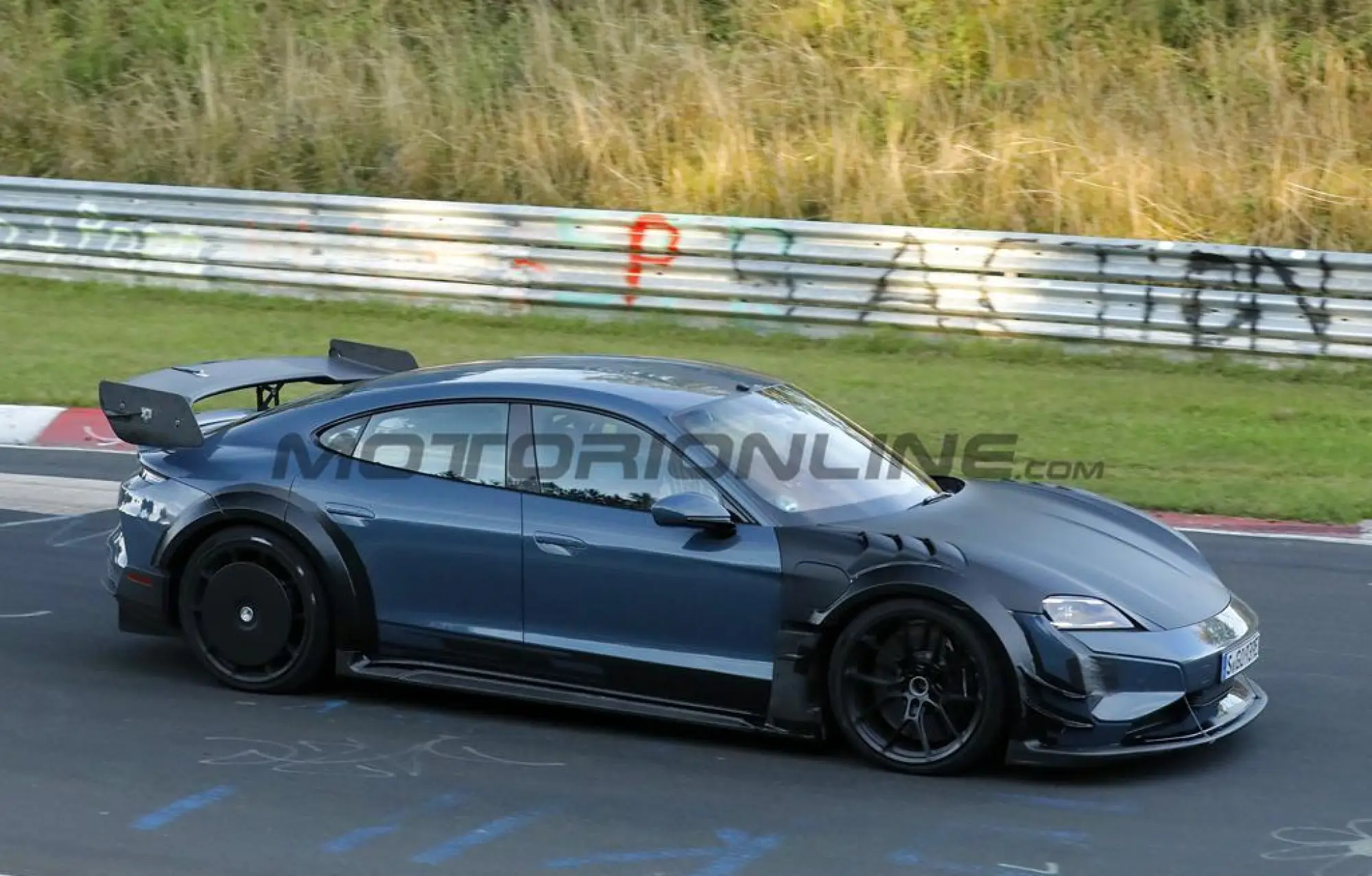 Porsche Taycan Turbo GT4 RS - Foto spia 12-09-2025 - 5