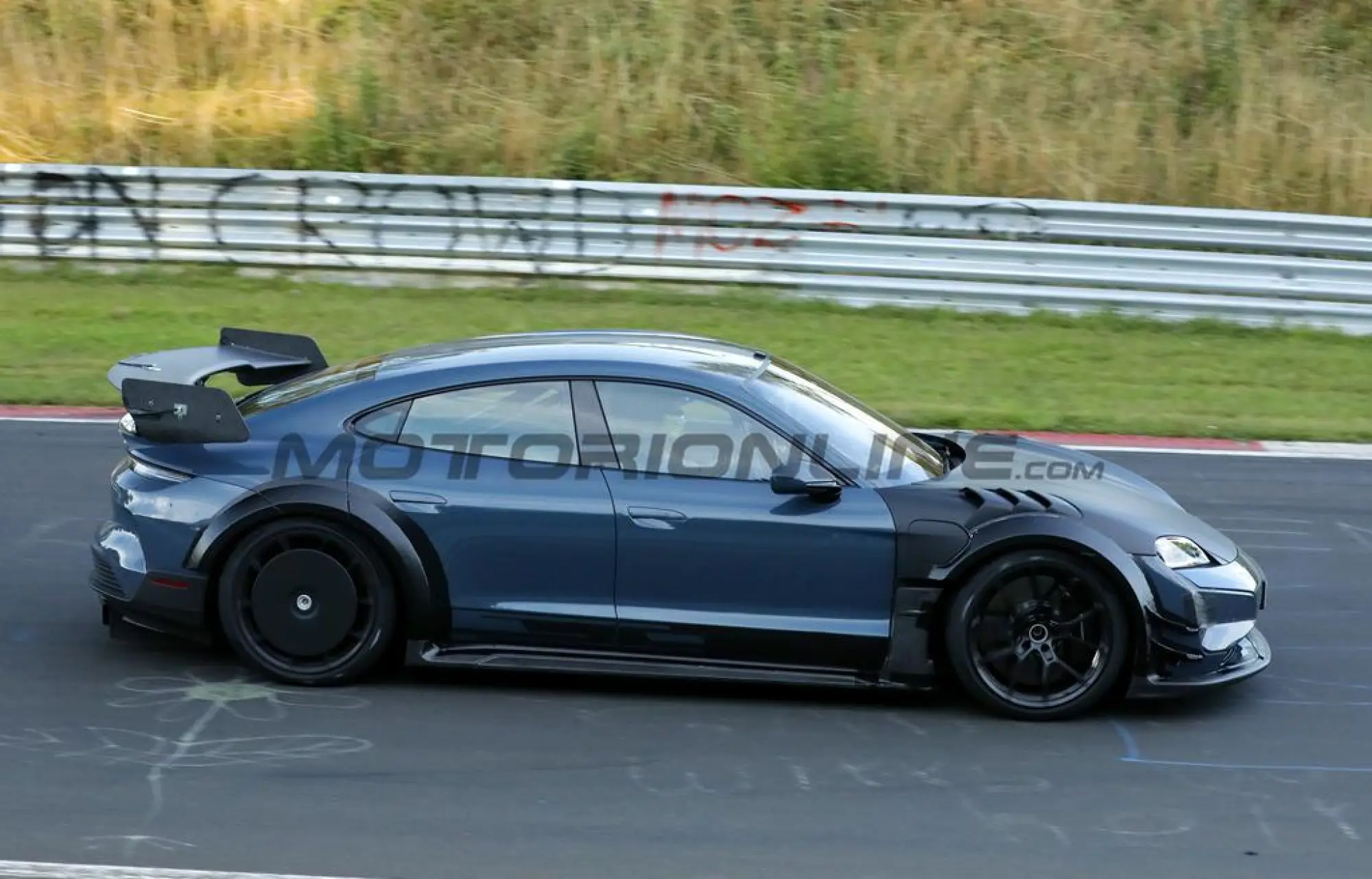 Porsche Taycan Turbo GT4 RS - Foto spia 12-09-2025 - 6