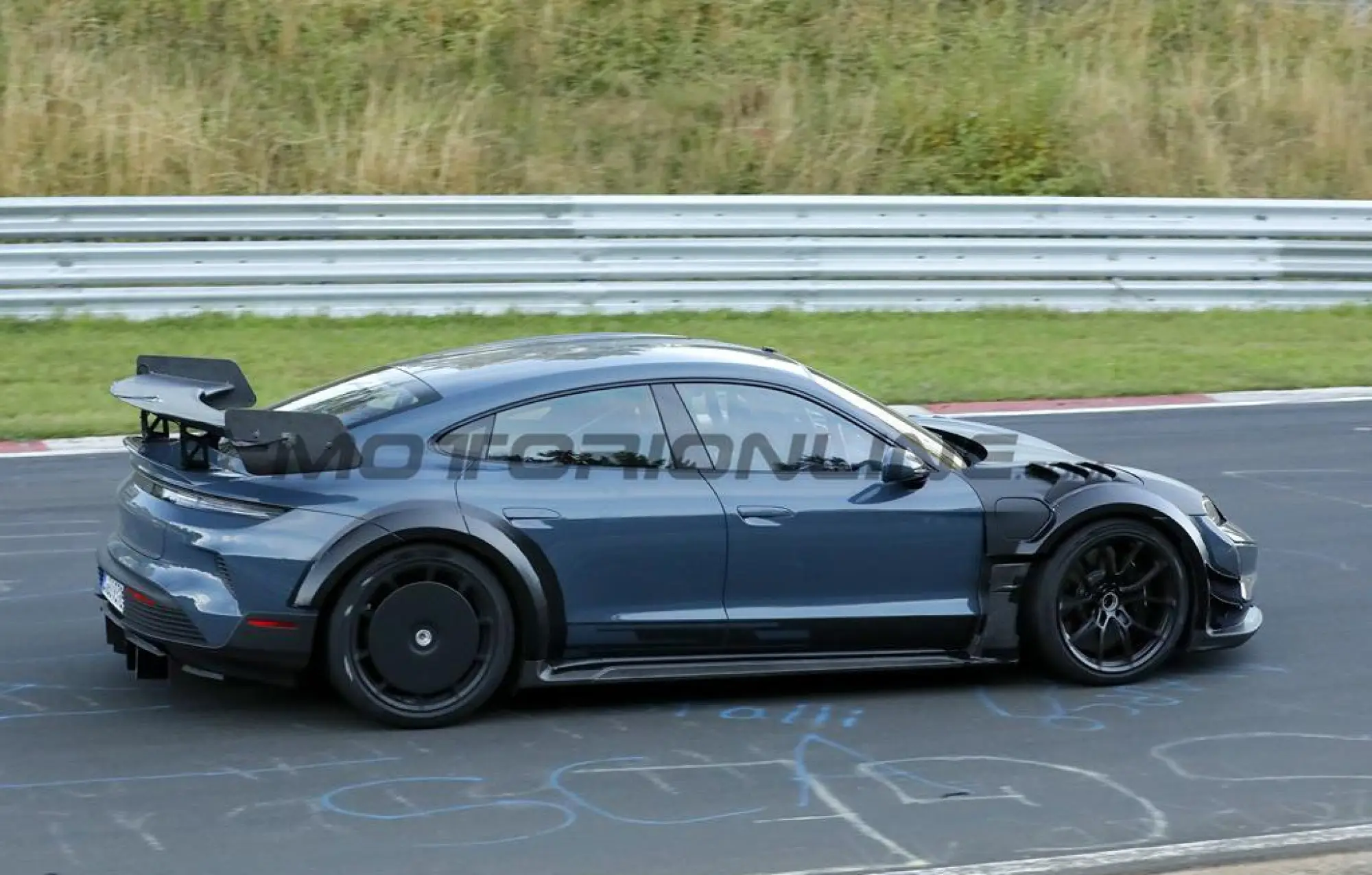 Porsche Taycan Turbo GT4 RS - Foto spia 12-09-2025 - 4