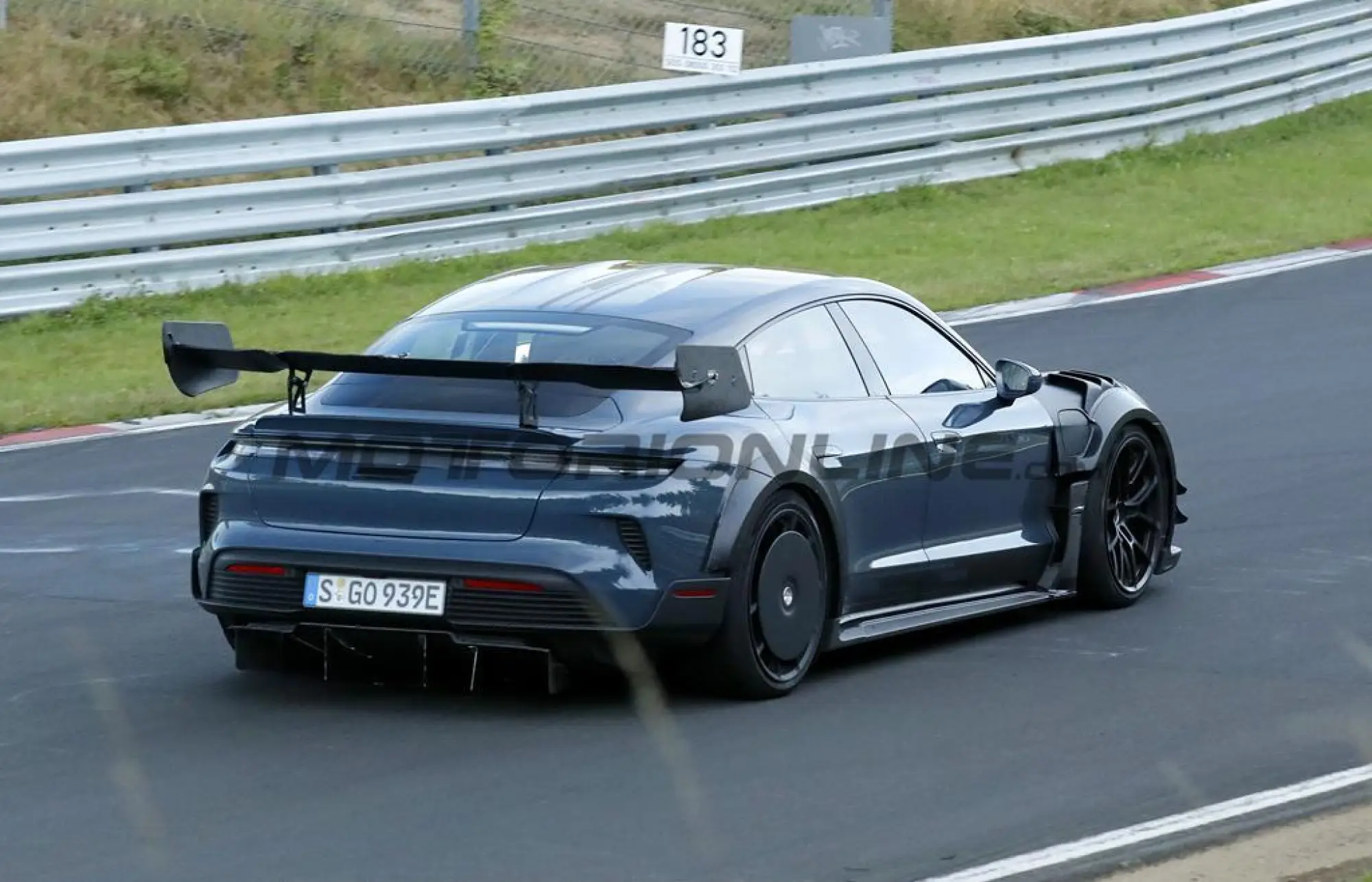 Porsche Taycan Turbo GT4 RS - Foto spia 12-09-2025 - 10