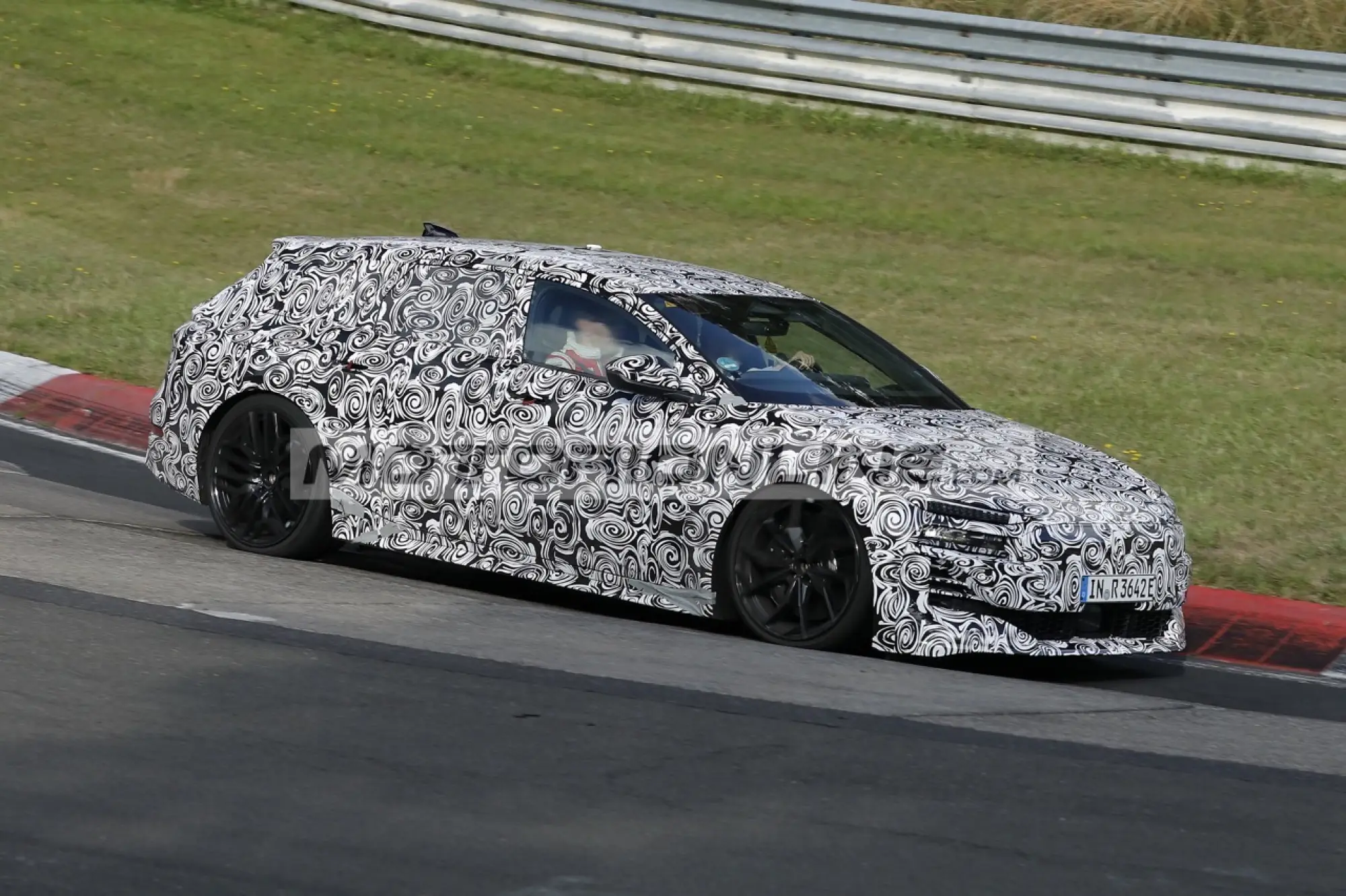 Audi RS6 e-tron Avant - Foto spia 12-9-2025 - 5