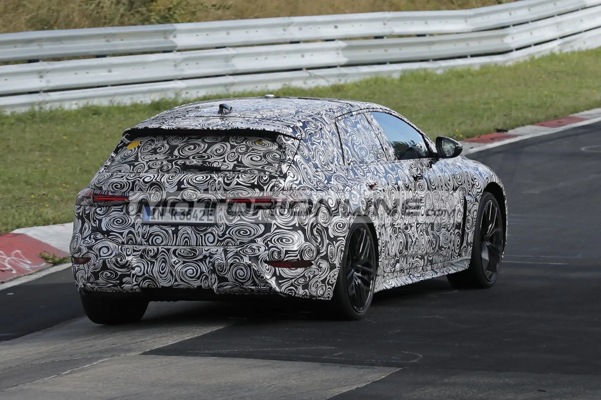 Audi RS6 e-tron Avant - Foto spia 12-9-2025 - 6