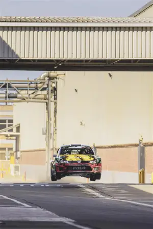 Volkswagen Polo - 50 anni video drift
