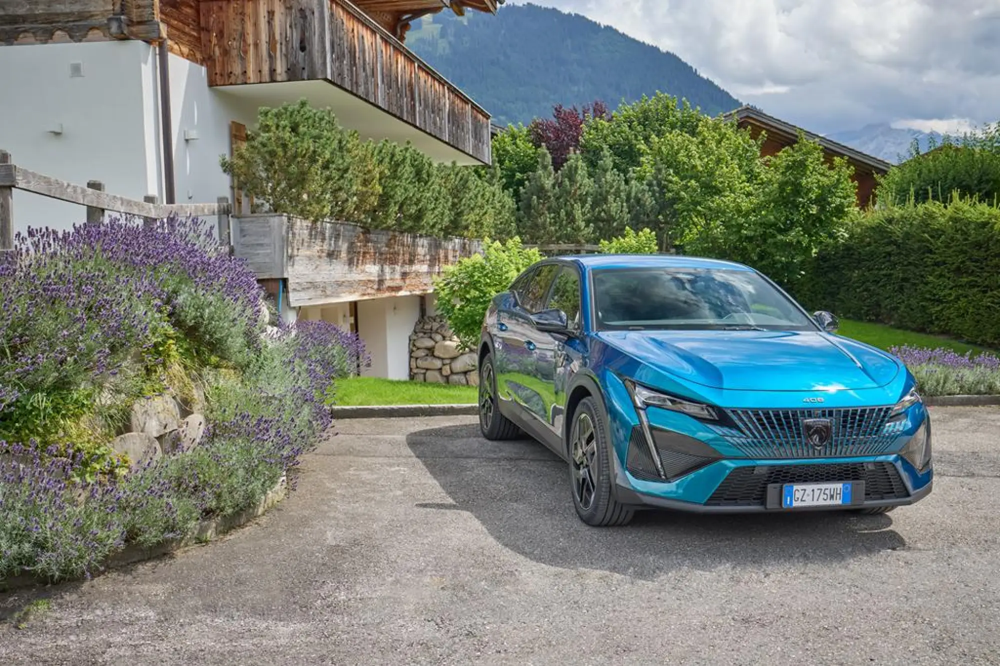 Peugeot E-408 - Gstaad - 8