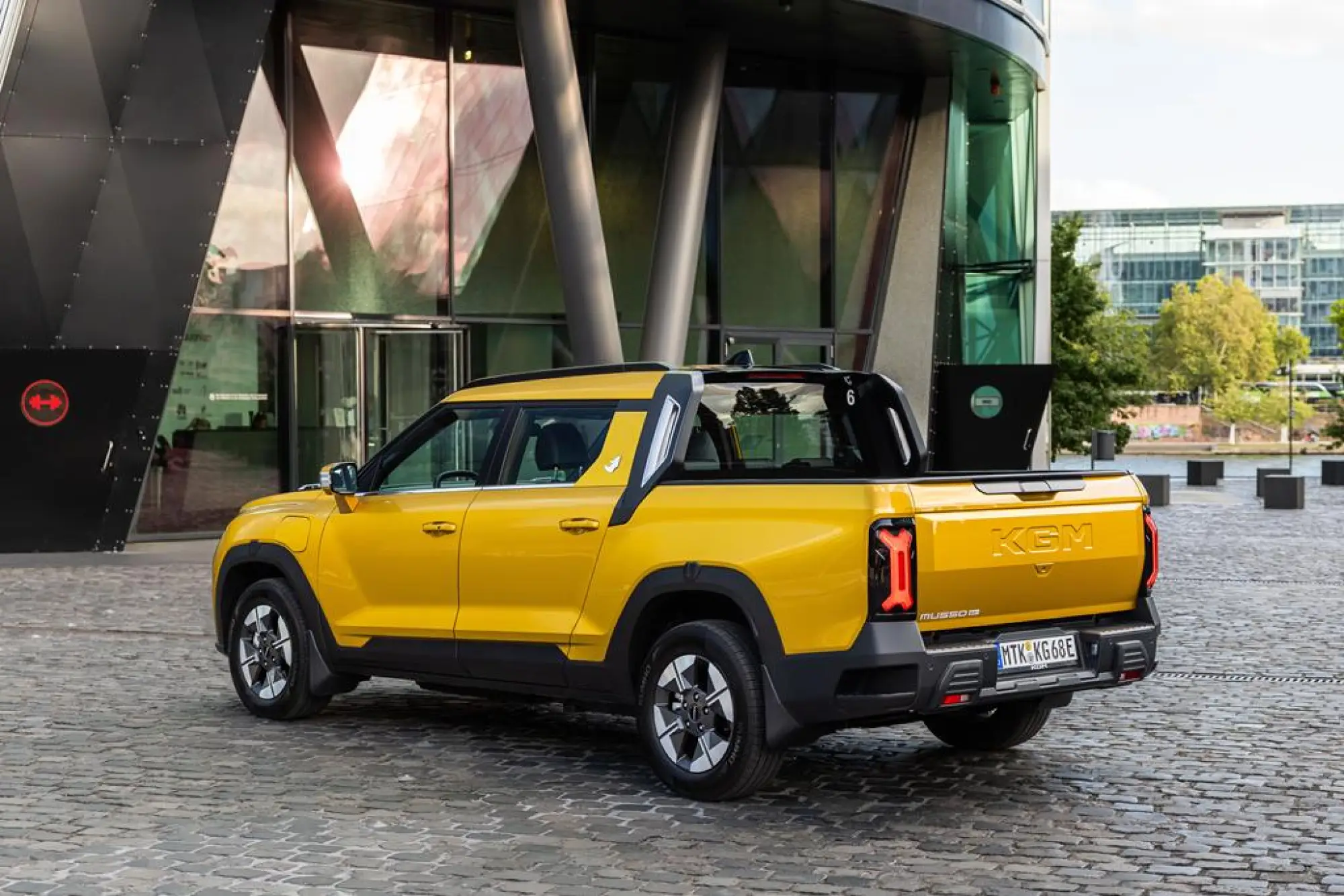 KGM Torres EVT Pick-up - 24