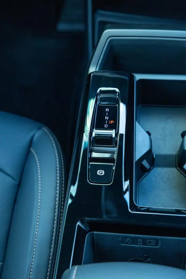 KGM Torres EVT Pick-up - 26