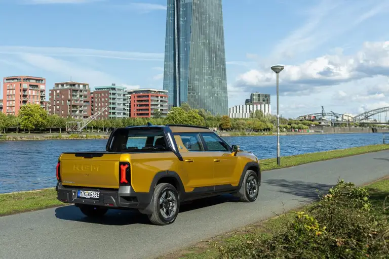 KGM Torres EVT Pick-up - 7