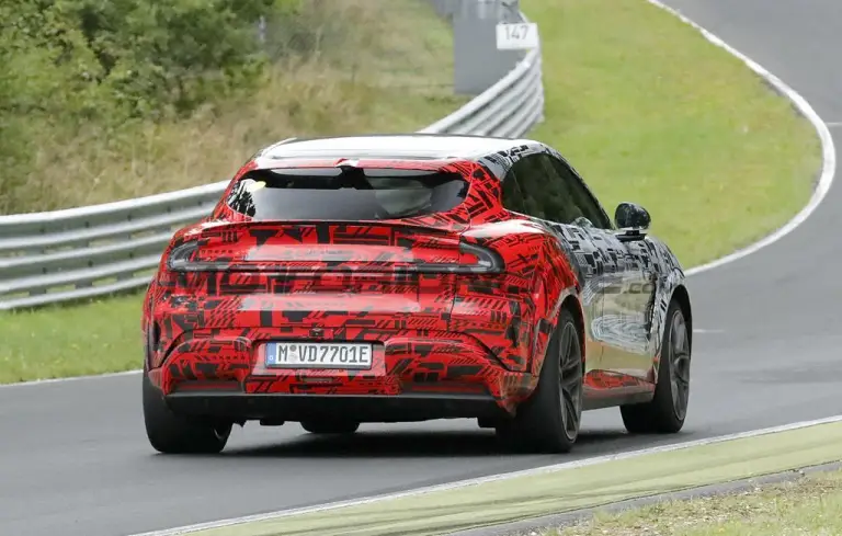 Xiaomi YU7 GT - Foto spia 18-09-2025 - 9