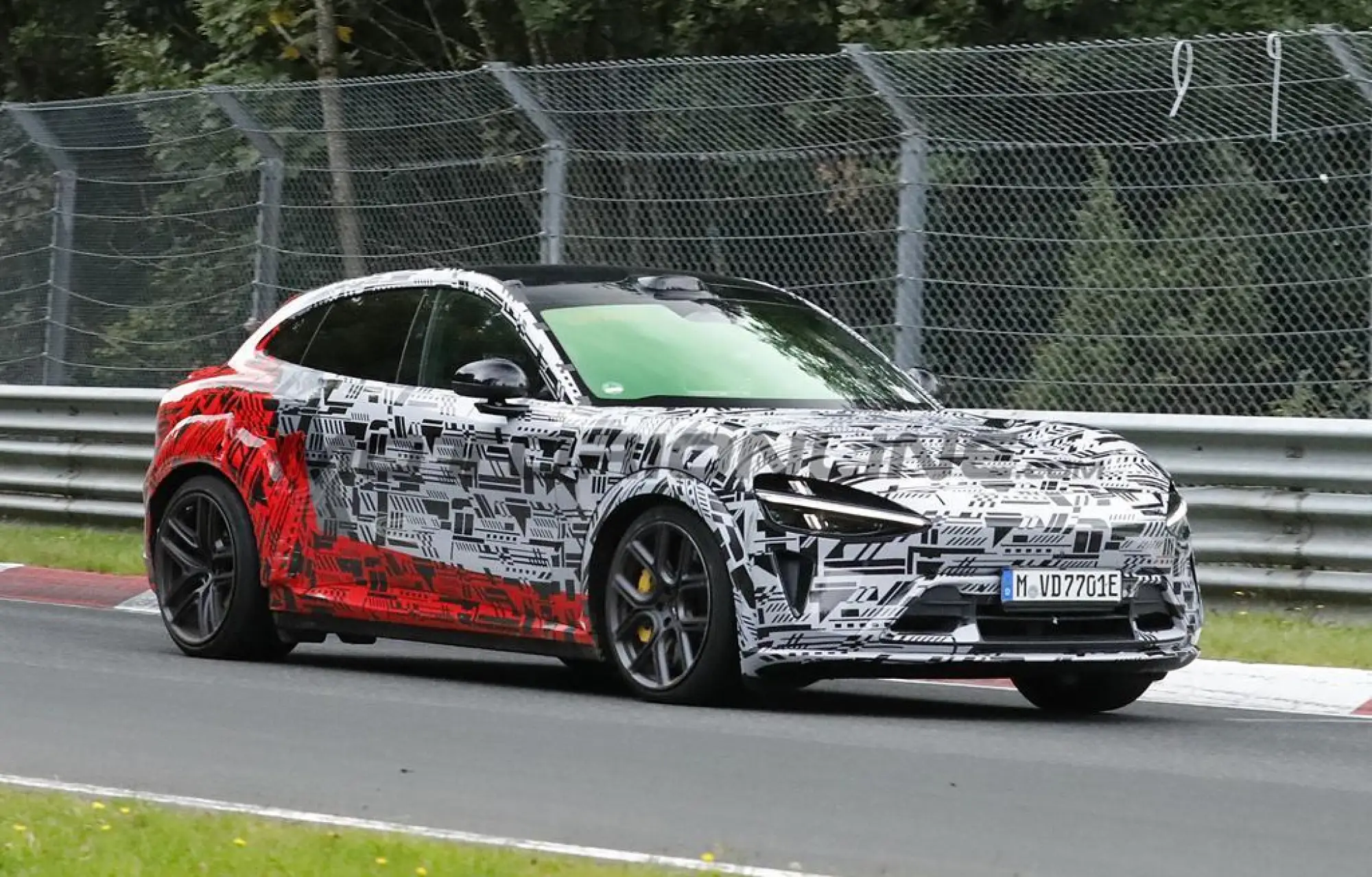 Xiaomi YU7 GT - Foto spia 18-09-2025 - 11