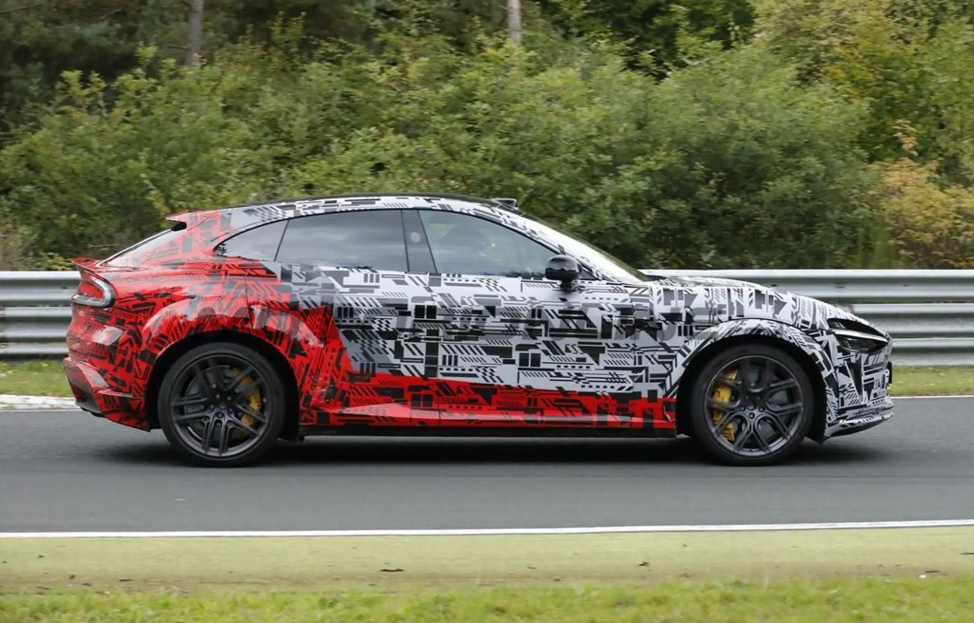 Xiaomi YU7 GT - Foto spia 18-09-2025 - 5