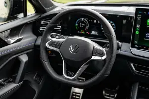 Volkswagen Tiguan e-hybrid 2025: prezzo, foto, dimensioni, allestimenti - 7
