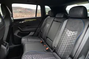 Volkswagen Tiguan e-hybrid 2025: prezzo, foto, dimensioni, allestimenti - 9