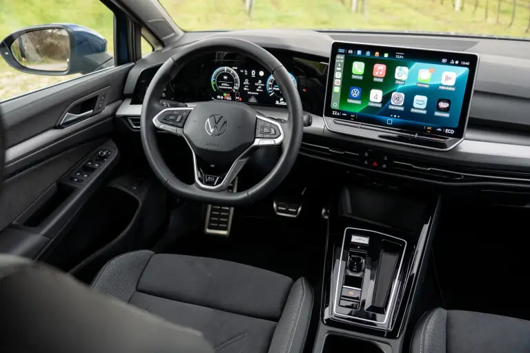 Volkswagen Golf 2025 e-hybrid (e non solo): prezzo, foto, dimensioni, allestimenti - 14