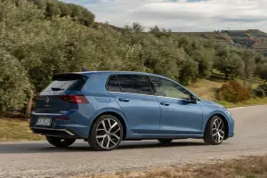 Volkswagen Golf 2025 e-hybrid (e non solo): prezzo, foto, dimensioni, allestimenti - 4