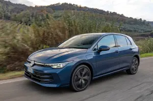 Volkswagen Golf 2025 e-hybrid (e non solo): prezzo, foto, dimensioni, allestimenti - 2