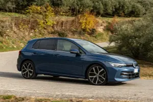 Volkswagen Golf 2025 e-hybrid (e non solo): prezzo, foto, dimensioni, allestimenti - 3