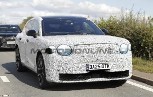 Bentley SUV compatto EV 2027 - Foto spia 23-09-2025 - 8