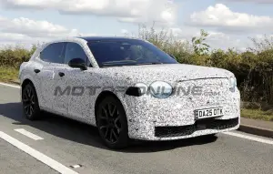 Bentley SUV compatto EV 2027 - Foto spia 23-09-2025 - 13