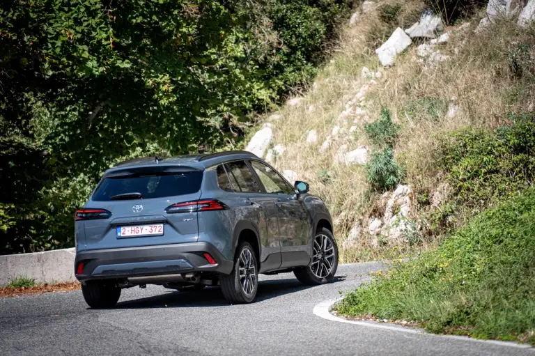 Toyota Corolla Cross 2025 - Foto dinamiche - 3