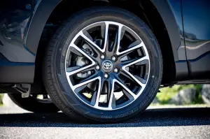 Toyota Corolla Cross 2025 - Foto dinamiche - 10
