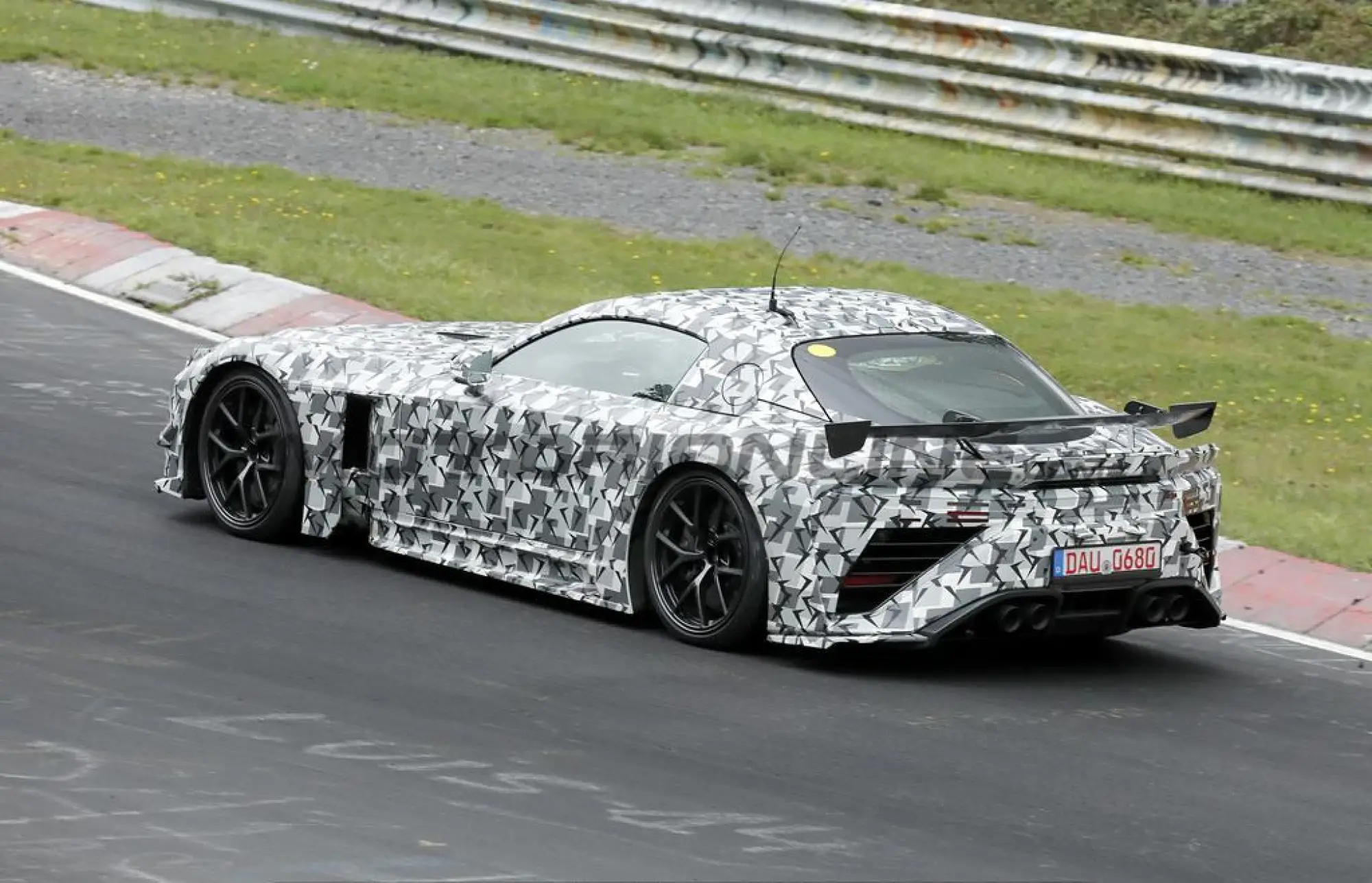 Lexus LFR 2026 - Foto spia 28-09-2025 - 11