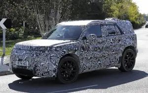 Land Rover Defender 80 - Foto spia 28-09-2025