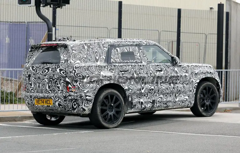 Land Rover Defender 80 - Foto spia 28-09-2025 - 8