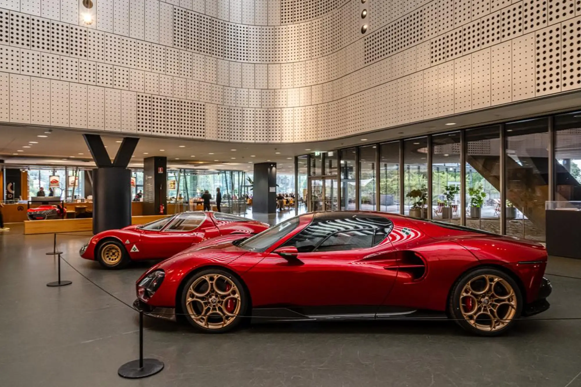 Alfa Romeo 33 Stradale - 4