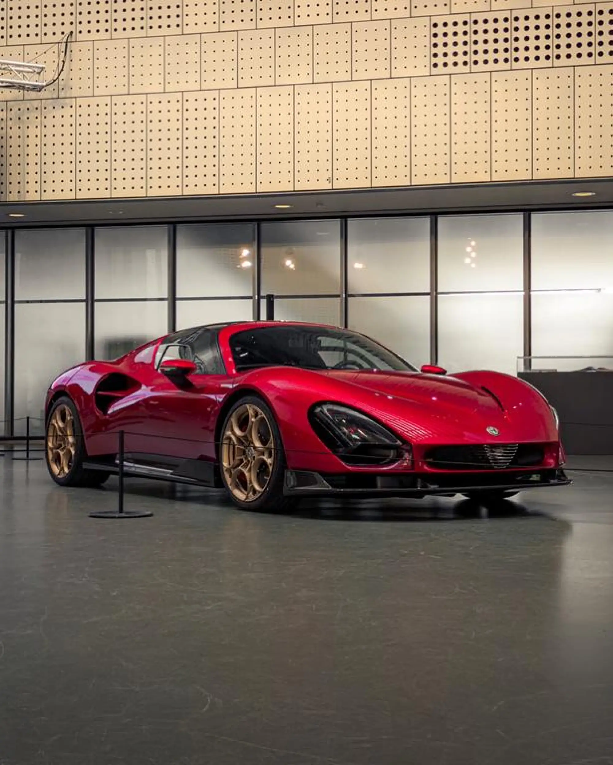 Alfa Romeo 33 Stradale - 10