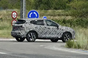 Nissan Qashqai e-Power 2026 - Foto spia 01-10-2025 - 5