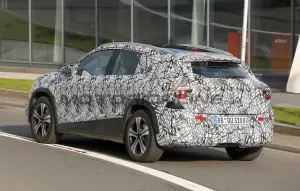 Mercedes GLA 2027 - Foto spia 03-10-2025 - 11