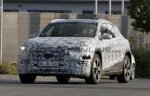 Mercedes GLA 2027 - Foto spia 03-10-2025 - 2