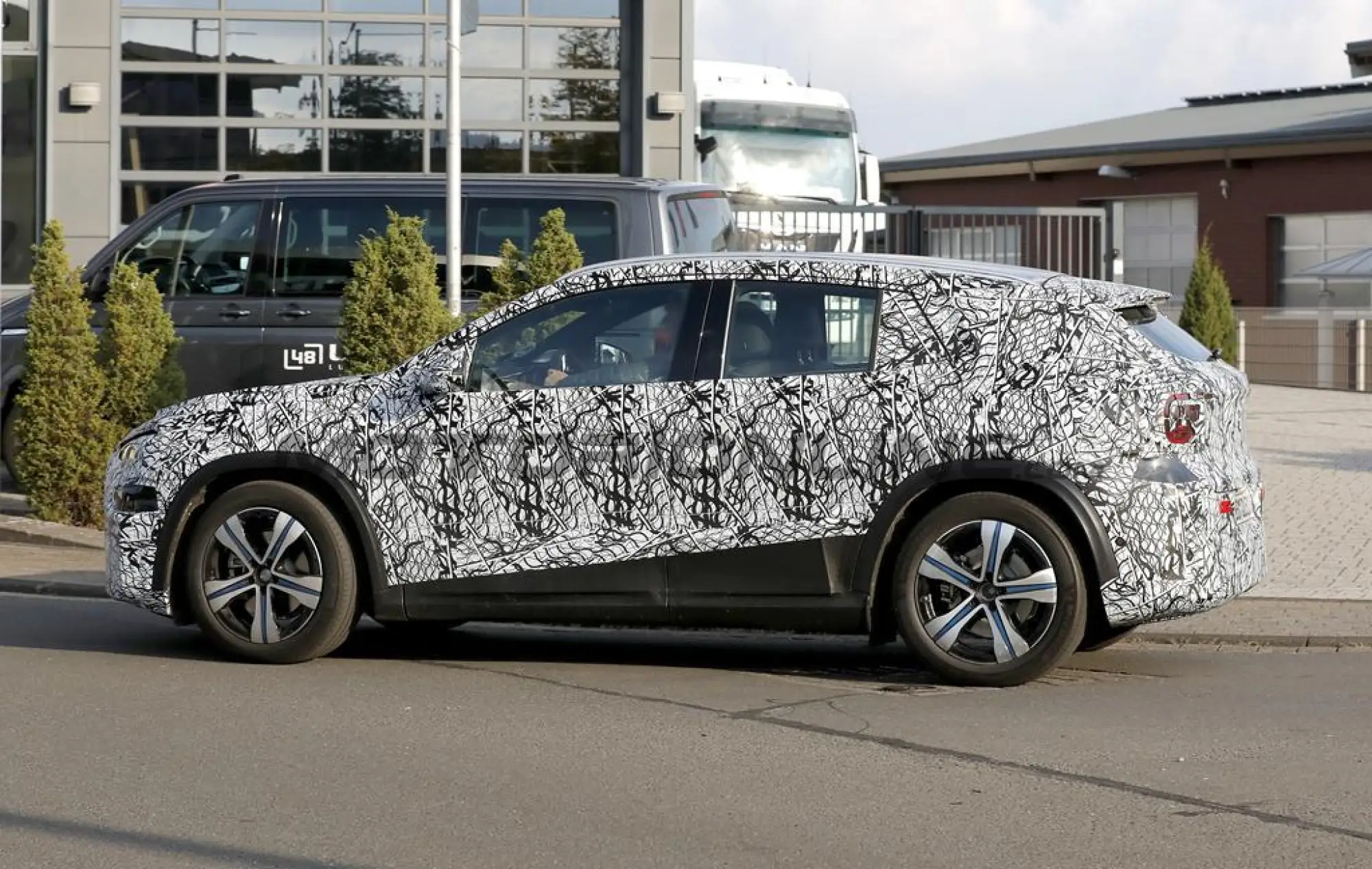 Mercedes GLA 2027 - Foto spia 03-10-2025 - 7