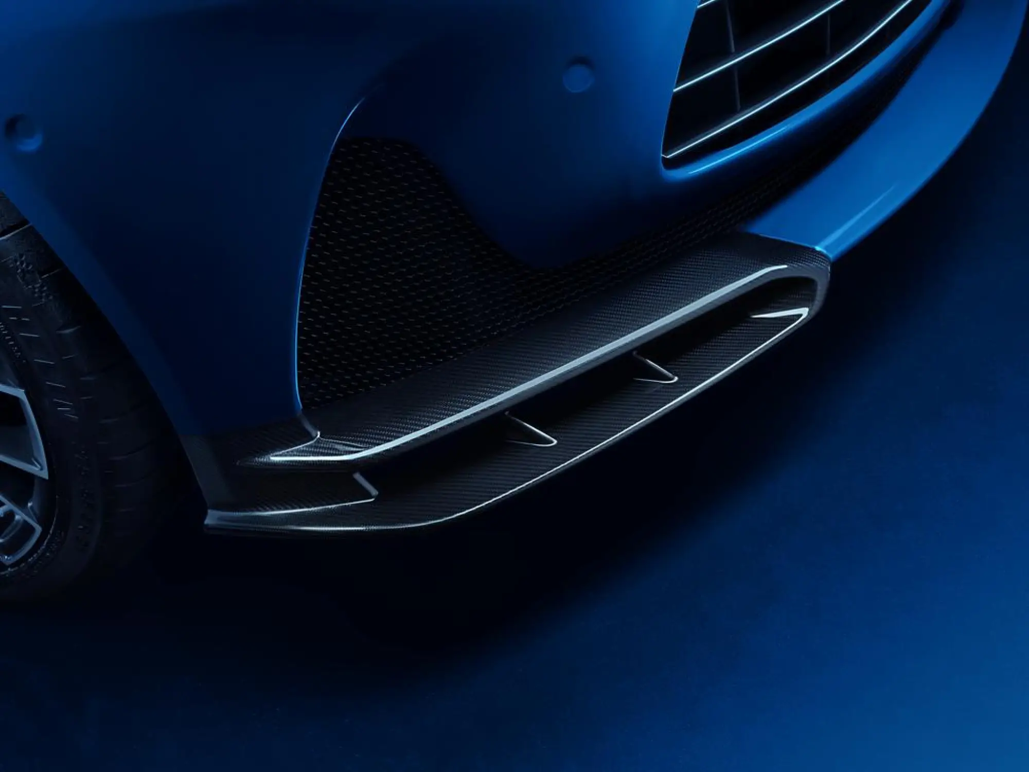 Aston Martin DB12 S - 10
