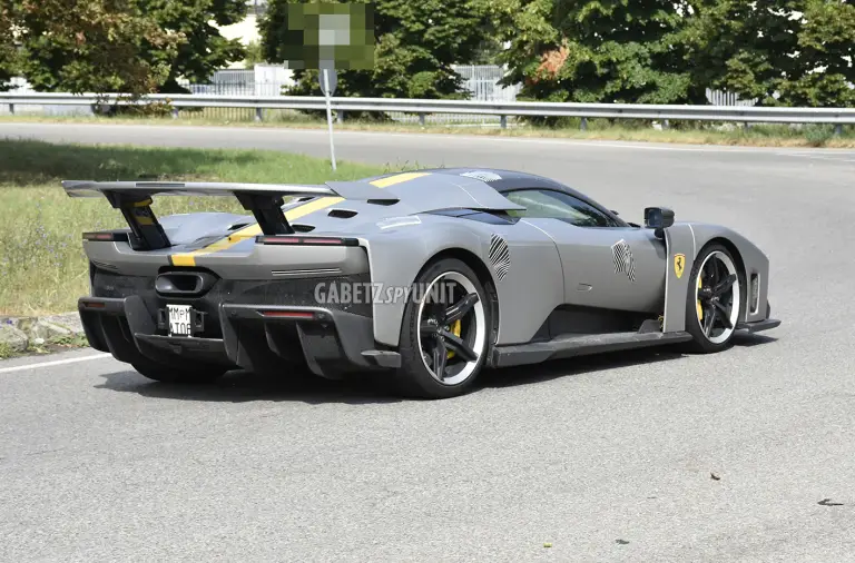 Ferrari F80 - Foto spia 08-10-2025 - 6