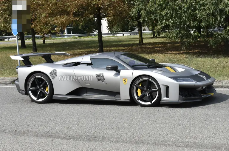 Ferrari F80 - Foto spia 08-10-2025 - 12