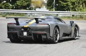 Ferrari F80 - Foto spia 08-10-2025 - 9