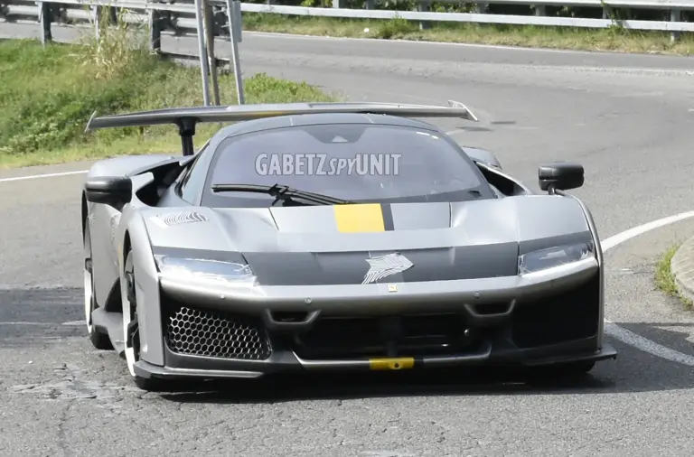 Ferrari F80 - Foto spia 08-10-2025 - 15