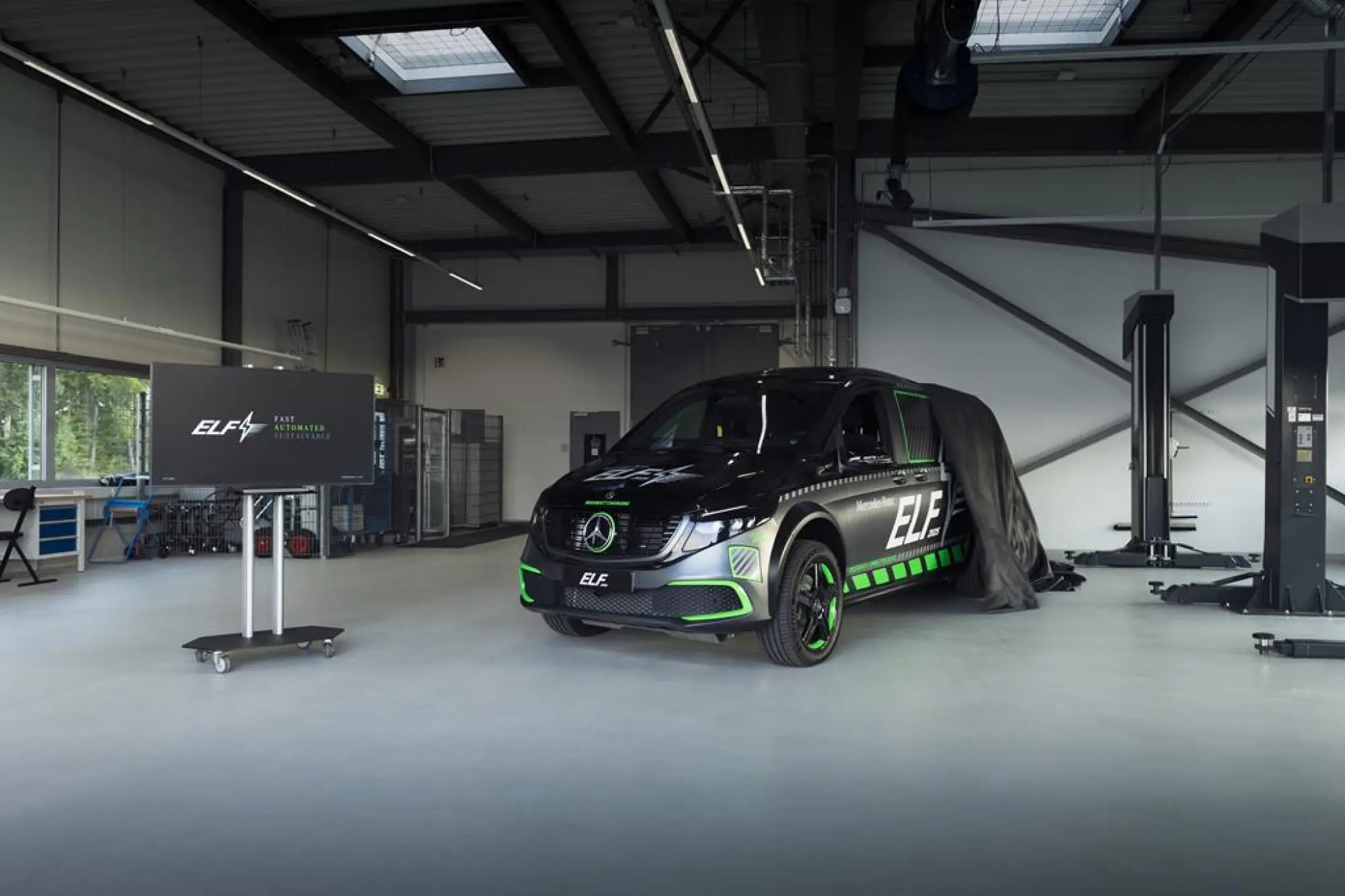 Mercedes ELF 2025 - 43