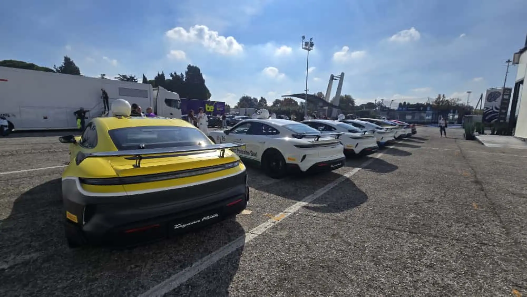 Porsche Taycan Rush 2025 - 7
