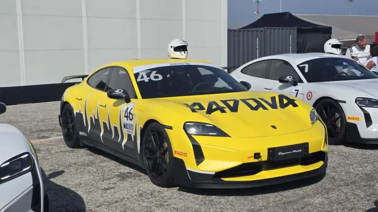 Porsche Taycan Rush 2025 - 1
