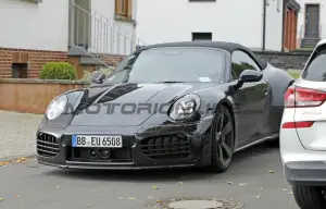 Porsche 911 Turbo Touring Cabrio - Foto spia 15-10-2025