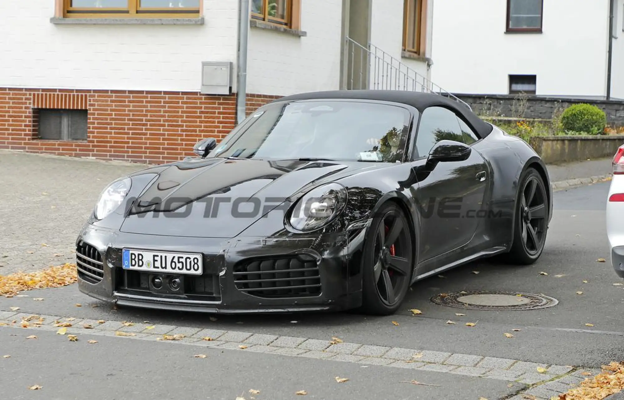 Porsche 911 Turbo Touring Cabrio - Foto spia 15-10-2025 - 5
