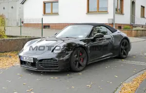 Porsche 911 Turbo Touring Cabrio - Foto spia 15-10-2025