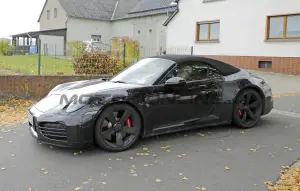 Porsche 911 Turbo Touring Cabrio - Foto spia 15-10-2025