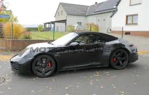 Porsche 911 Turbo Touring Cabrio - Foto spia 15-10-2025