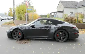 Porsche 911 Turbo Touring Cabrio - Foto spia 15-10-2025
